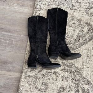 Donald Pliner black boots